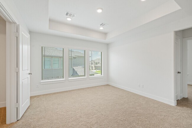 Building Photo - 832 Sarasota Shore Dr