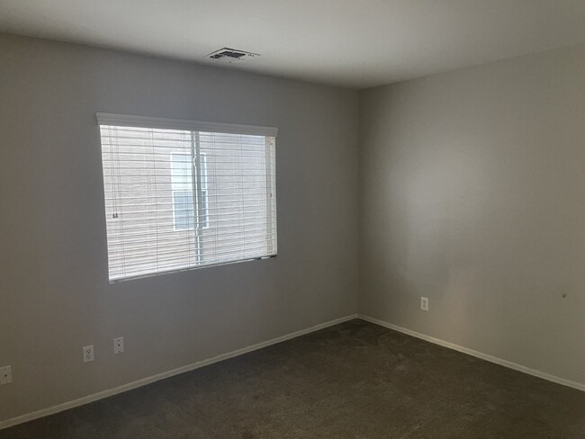 Building Photo - 11593 W Palo Verde Ave