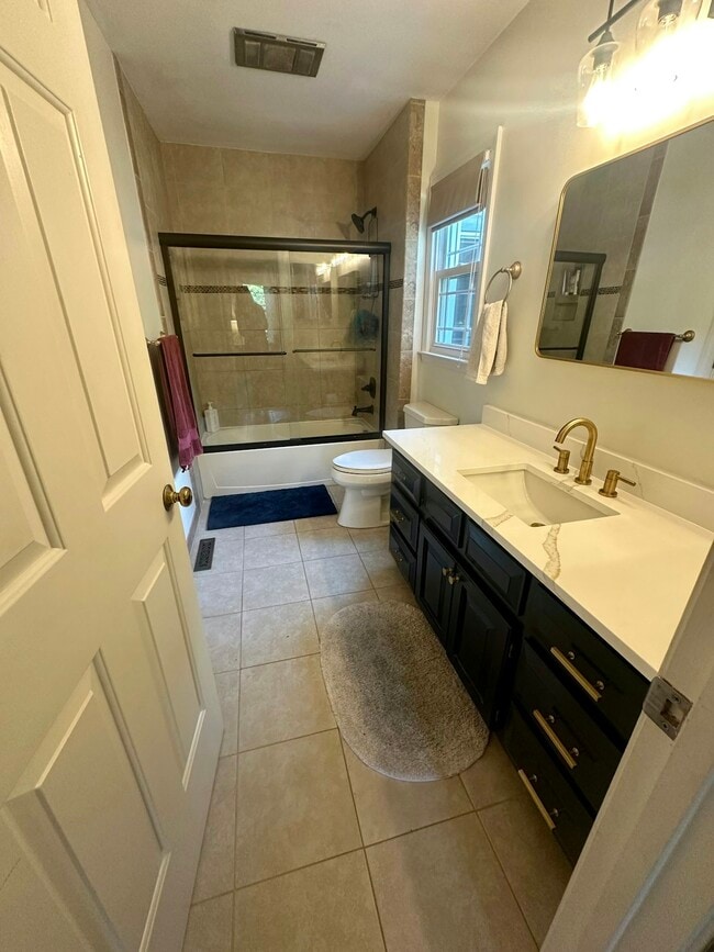 Building Photo - 209 Lazar Ln
