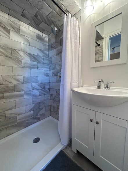 Building Photo - 1603 W 13th St