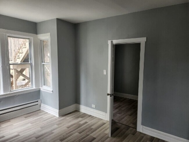 Building Photo - The Peaks on Muskegon