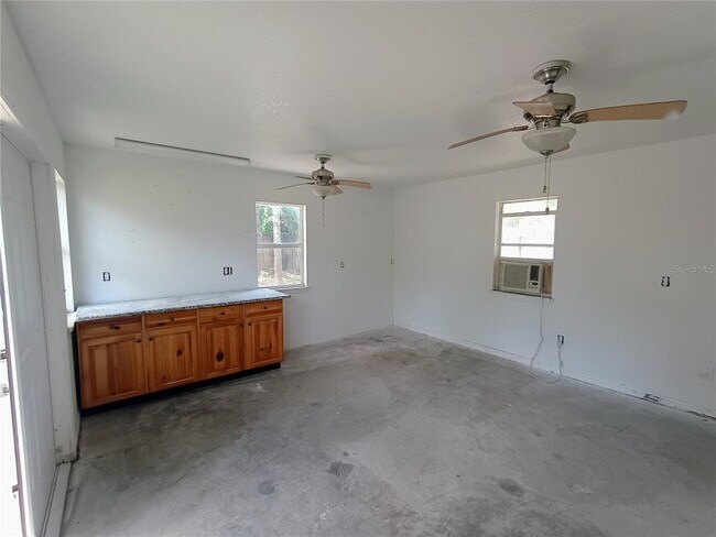 Building Photo - 518 Lavon Dr