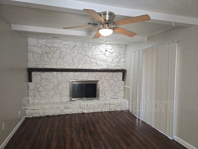 Building Photo - 2900 Laramie St