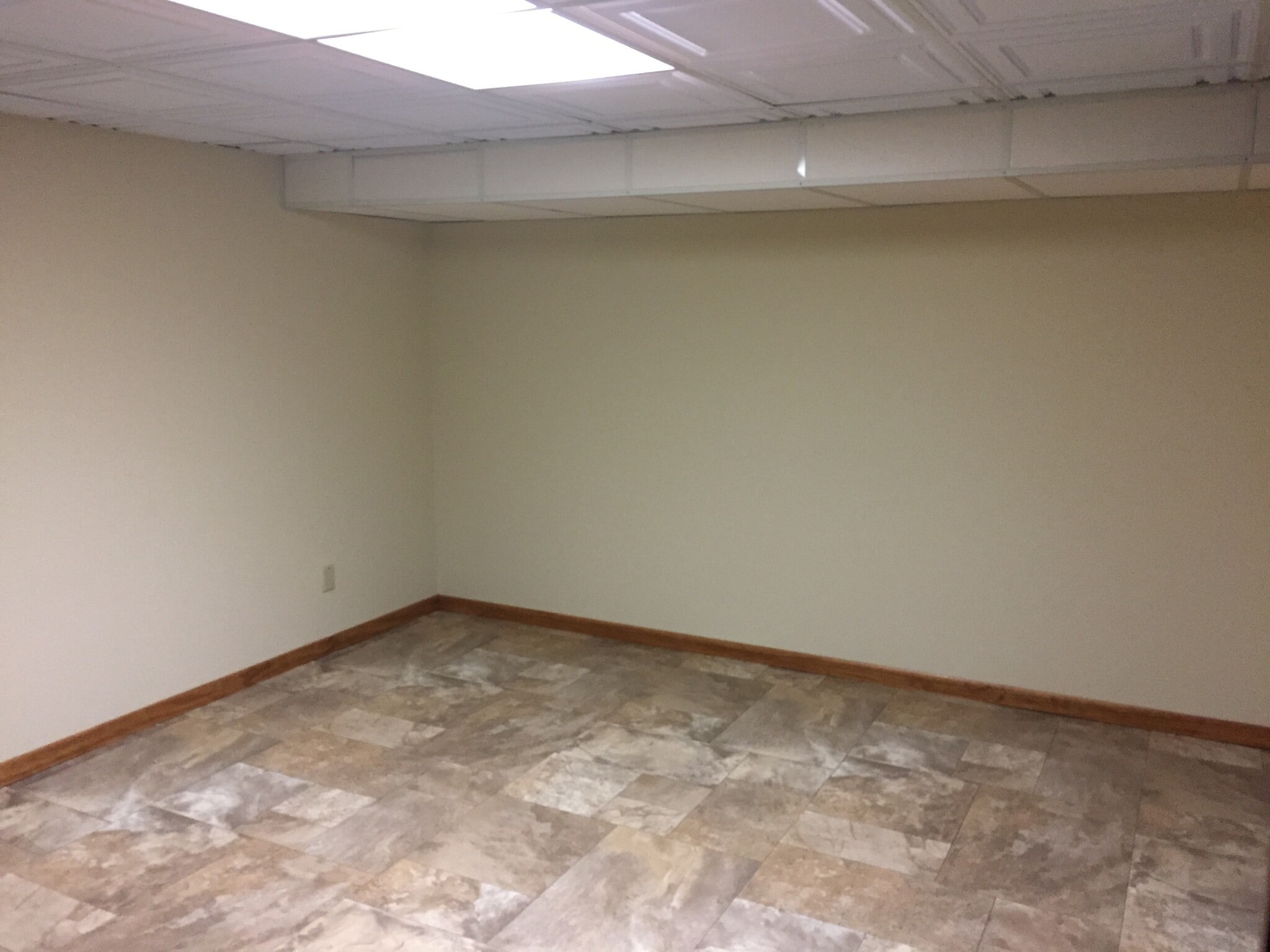 Room at Base of Stairwell - 13.5' x 12.5' - 521 6th Avenue Northeast