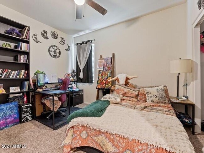 Building Photo - 30990 W Mulberry Dr