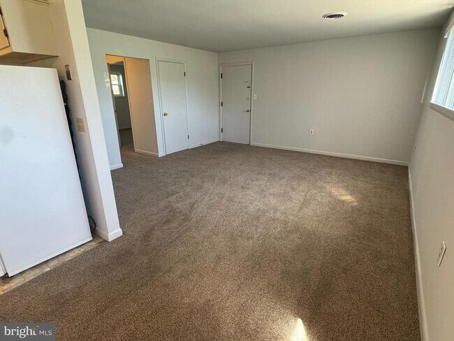 Building Photo - 3876 Shadywood Dr