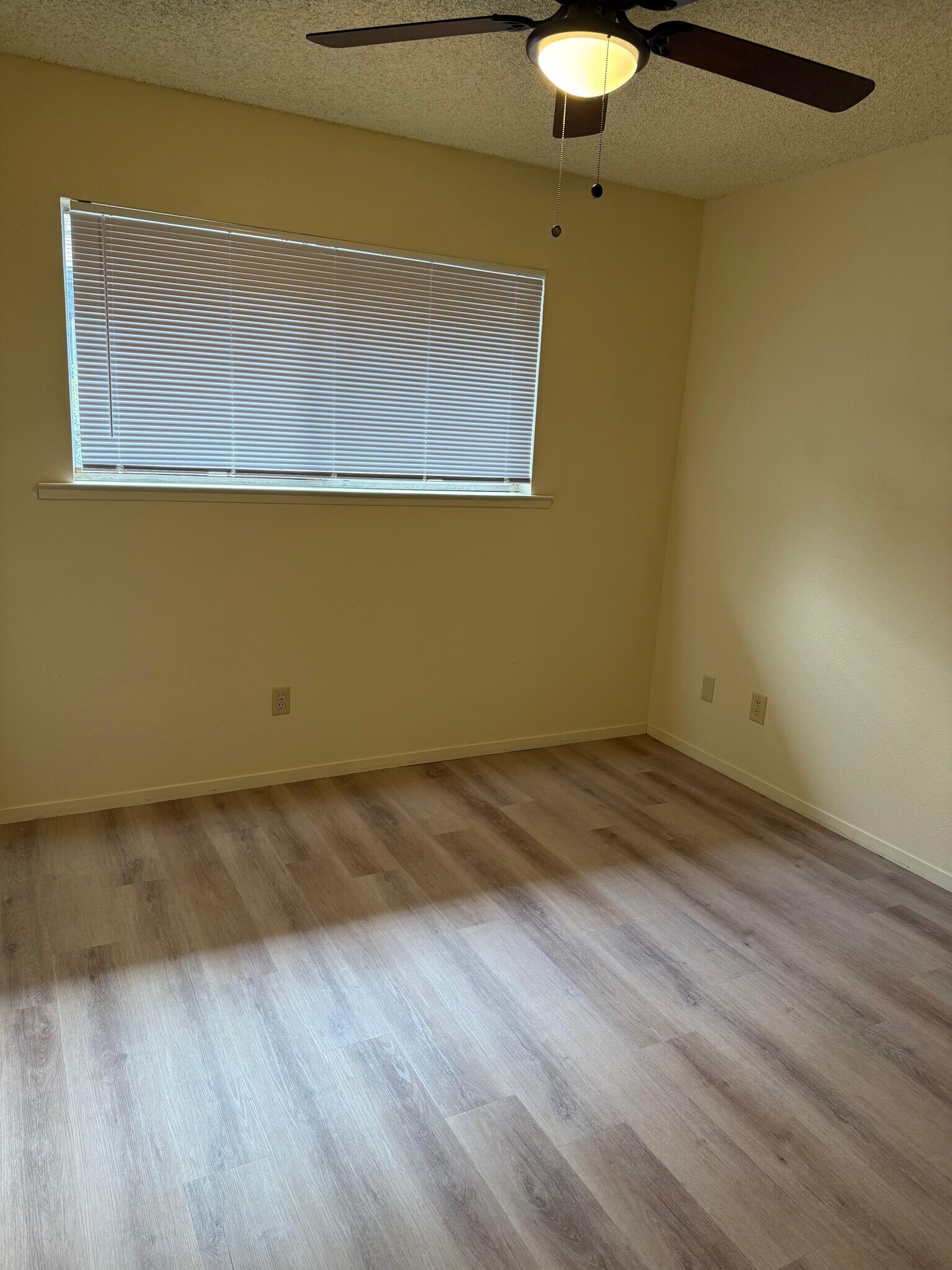 Building Photo - 314 Center St