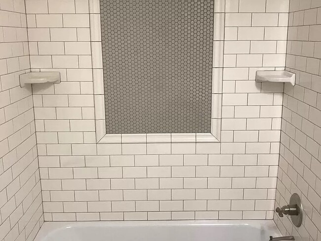 Building Photo - 2628 Union Ave Extended