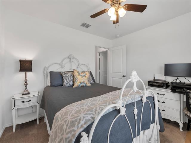 Building Photo - 2913 Meadowlands Dr