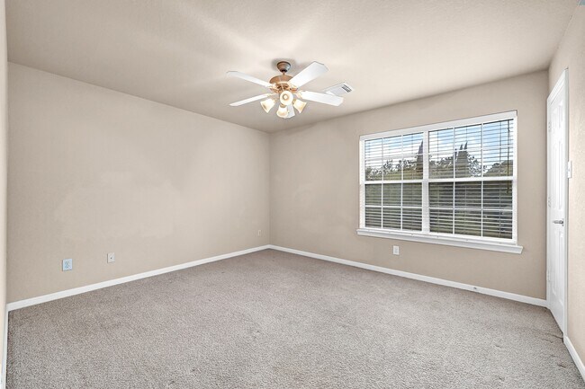 Building Photo - 130 S Vershire Cir