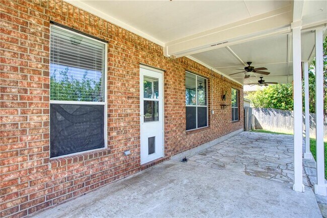 Building Photo - 1107 Middle Brook Dr