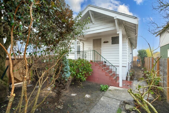 Building Photo - 3649 36th Ave S