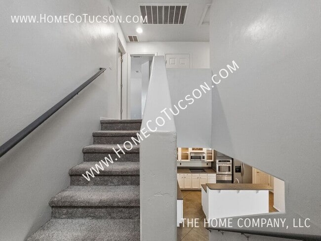 Building Photo - 5749 E Bellow Ln