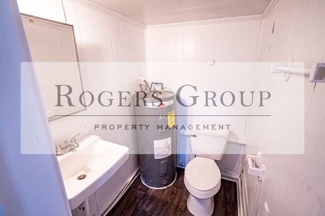 Building Photo - 434 Owen St