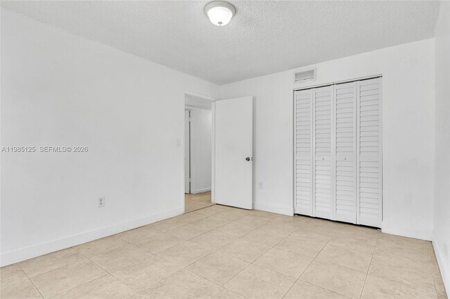 Building Photo - 7201 Miami Lakes Dr