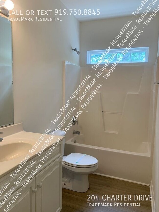 Building Photo - 204 Charter Dr