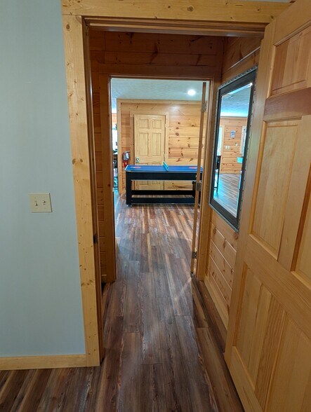 Building Photo - 2420 Sylvan Glen Way