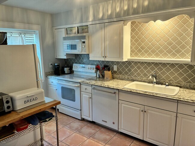 Building Photo - 6349 Briar Rose Dr