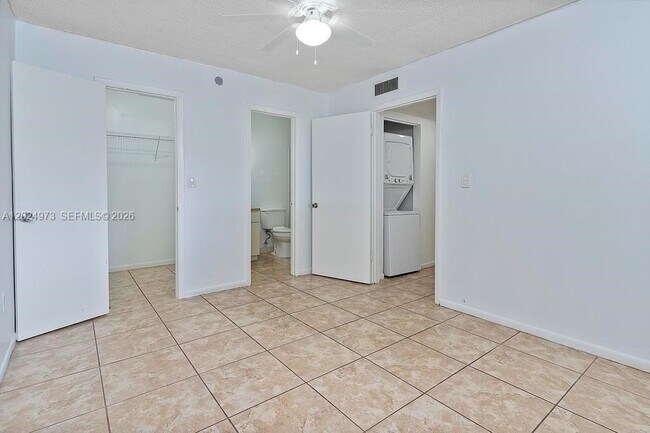 Building Photo - 7403 SW 152nd Ave