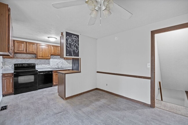 Building Photo - PLEASANT RUN - Well cared for 3 bed ranch ...