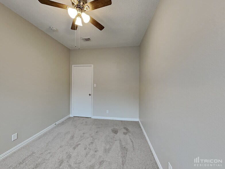 Building Photo - 1121 Cypress Ln