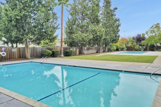 Building Photo - 5486 Tradewinds Walkway