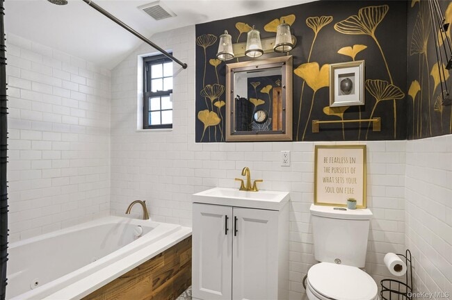 Building Photo - 150 Kings Hwy