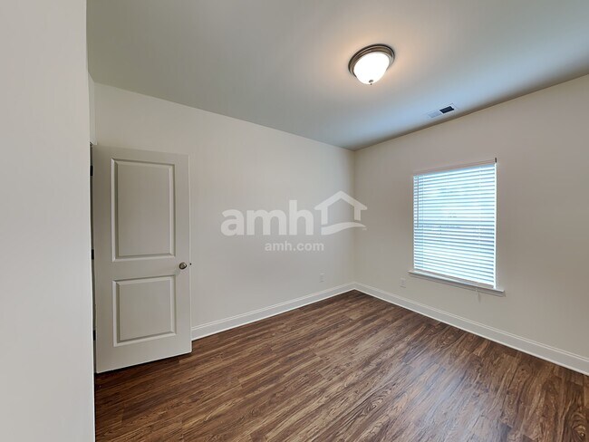 Building Photo - 6194 Bridlewood Ln
