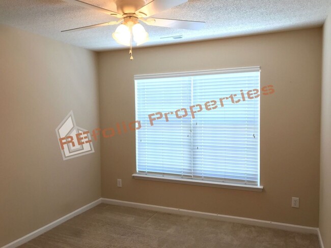 Building Photo - Fresh Paint is Scheduled! Lovely 3 Bedroom...