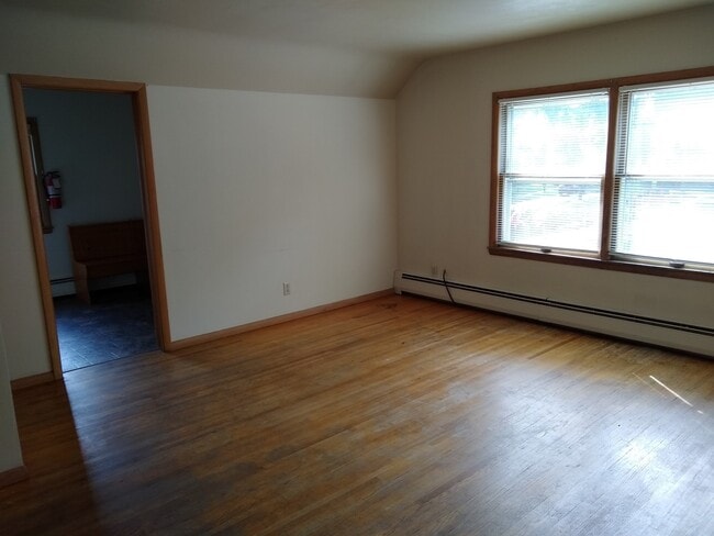 Building Photo - 716-4