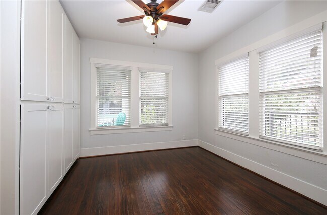 Building Photo - 214 Munford St