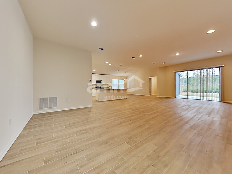 Building Photo - 44 Hickory Ridge Rd