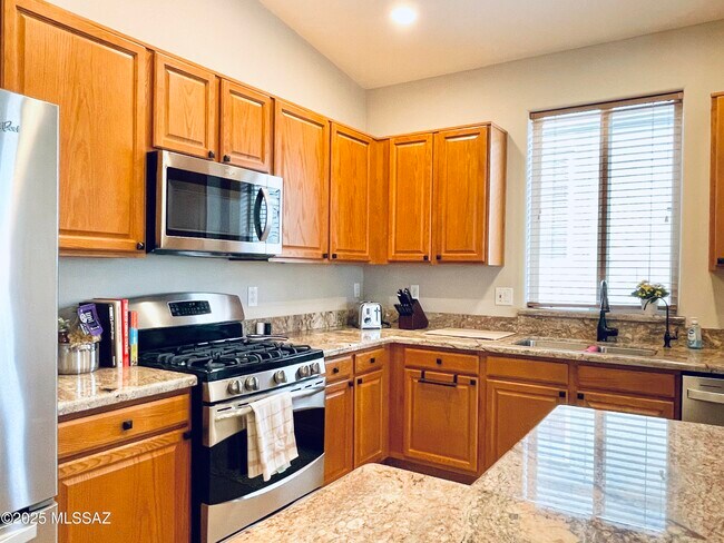 Building Photo - 371 W Sacaton Canyon Dr