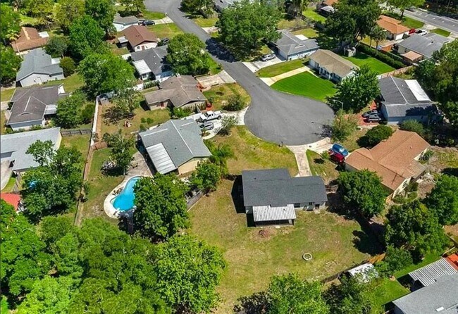 Building Photo - 120 Bent Oak Ct
