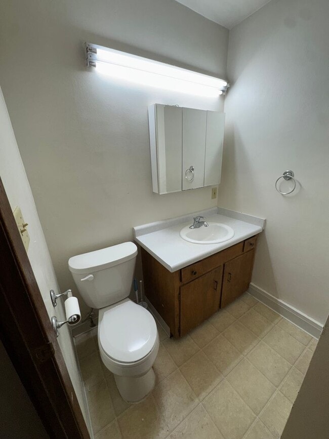 Building Photo - 406 N 14th St