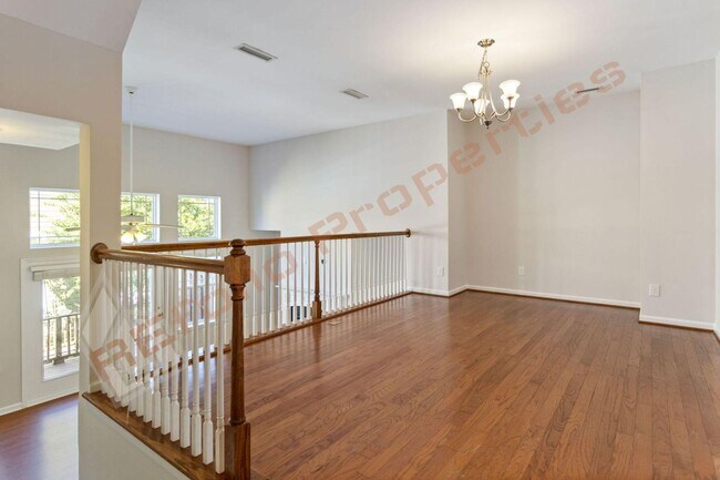 Building Photo - Luxury 3-Story Townhome, No Carpet 4 Bedro...