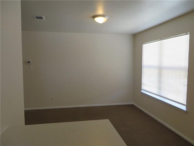Building Photo - 2218 Katy Ln