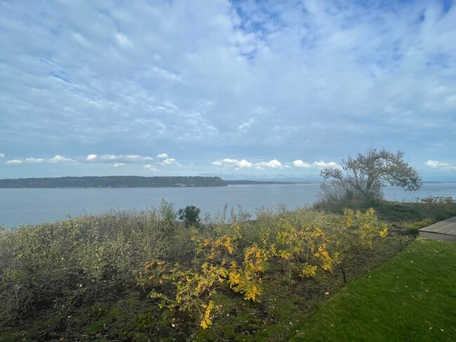 Building Photo - Spectacular View Home In Langley and Fully Furnished!