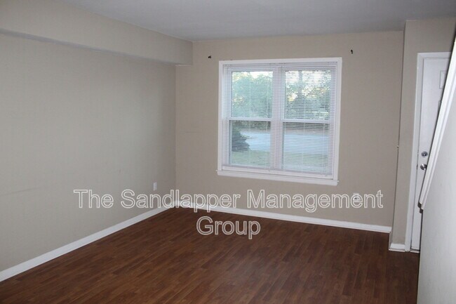 Building Photo - 21-B Anderson Ave