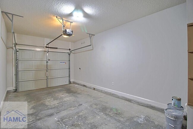 Building Photo - 741 Meloney Dr