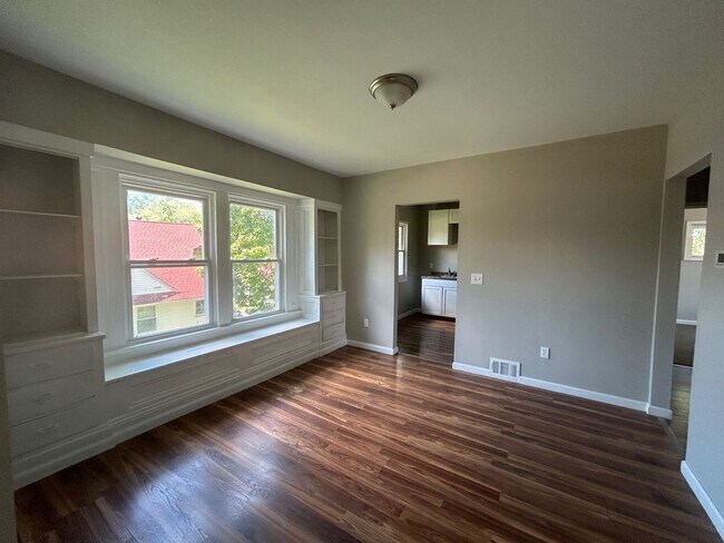 Building Photo - 459 9th St