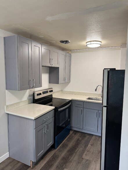 Building Photo - 4748 22nd Ave NE