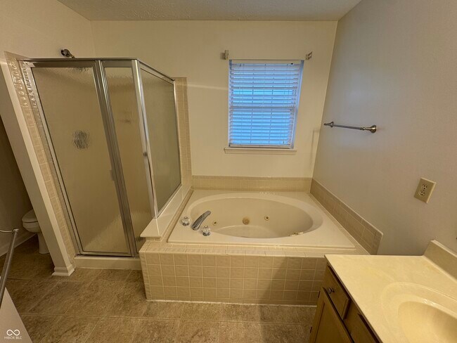 Building Photo - 5632 Rains Ln