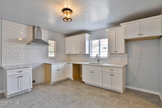 Building Photo - 345 W Windsor Ave