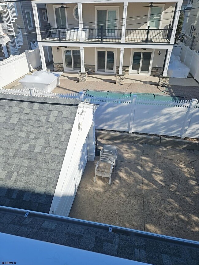 Building Photo - 107 S Dover Ave