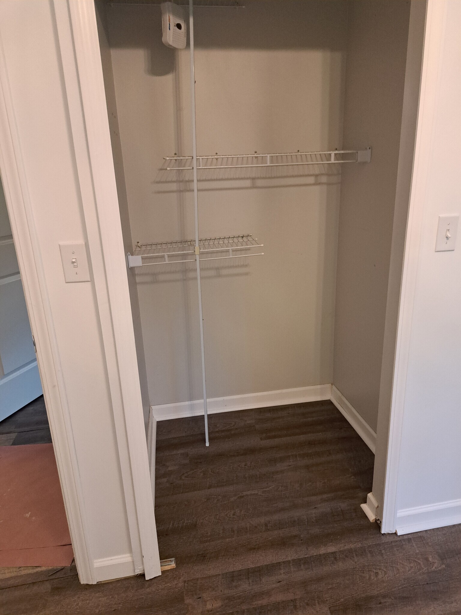 Building Photo - 671 W Clark Rd