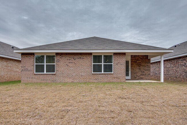 Building Photo - Spacious 4-Bedroom Home - Cambria