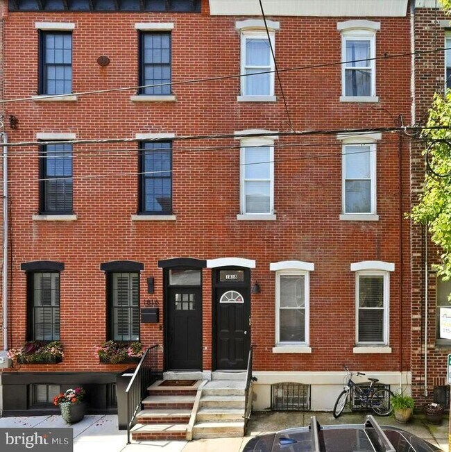 Building Photo - 1818 Catharine St