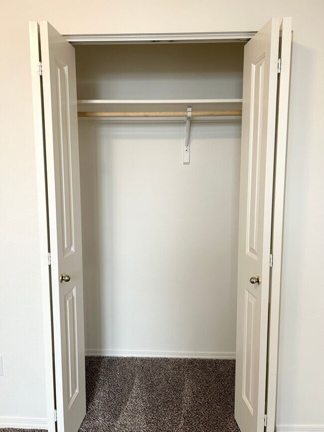 Building Photo - 4650 N Date Palm Ave