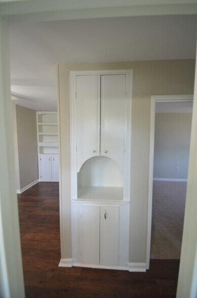 Building Photo - 257 Sunset Ave